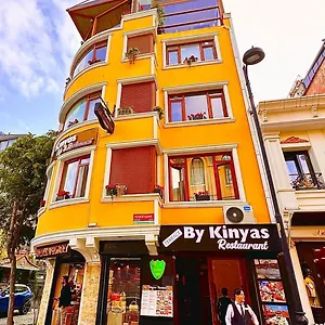 By Kinyas فندق اسطنبول